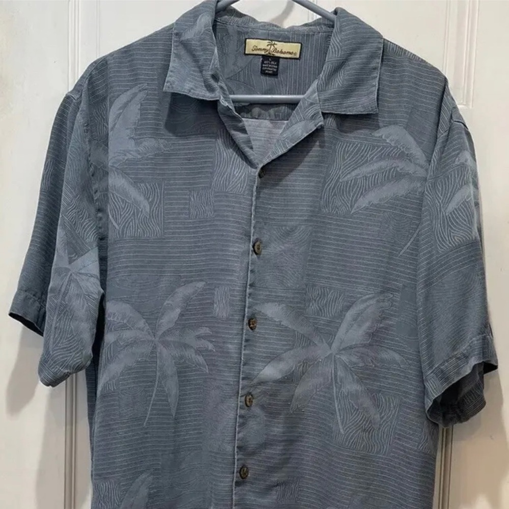 Tommy Bahama Men's Large Short Sleeve Blue Silk Shirt With Palm Tree Design